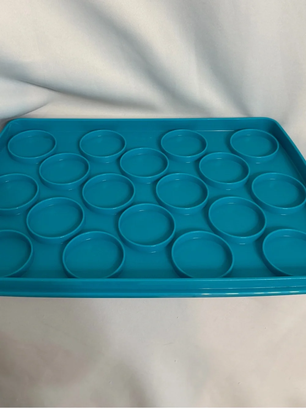 Tupperware Teal 2-in-1 Cake & Cupcake Carrier